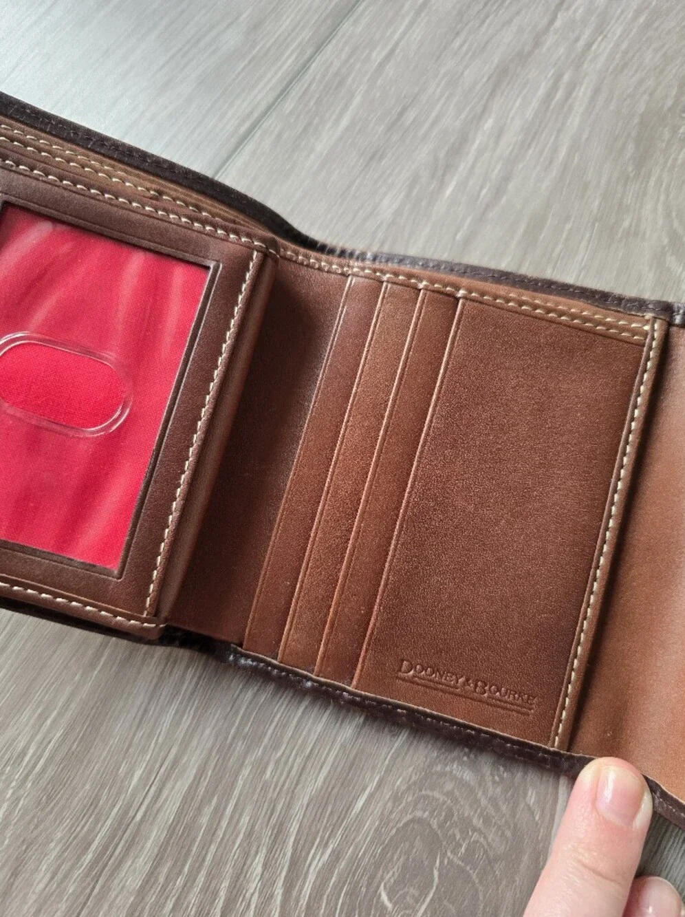Dooney & Bourke Brown Pebble Grain Leather Ring Trifold Wallet ID Coin Zip